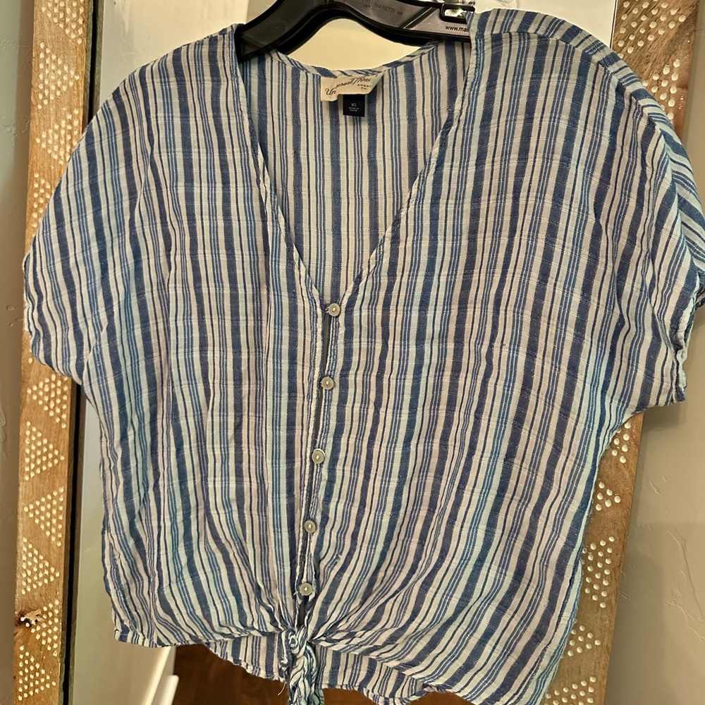 Universal Threads Blouse | Blue and White | Size XS